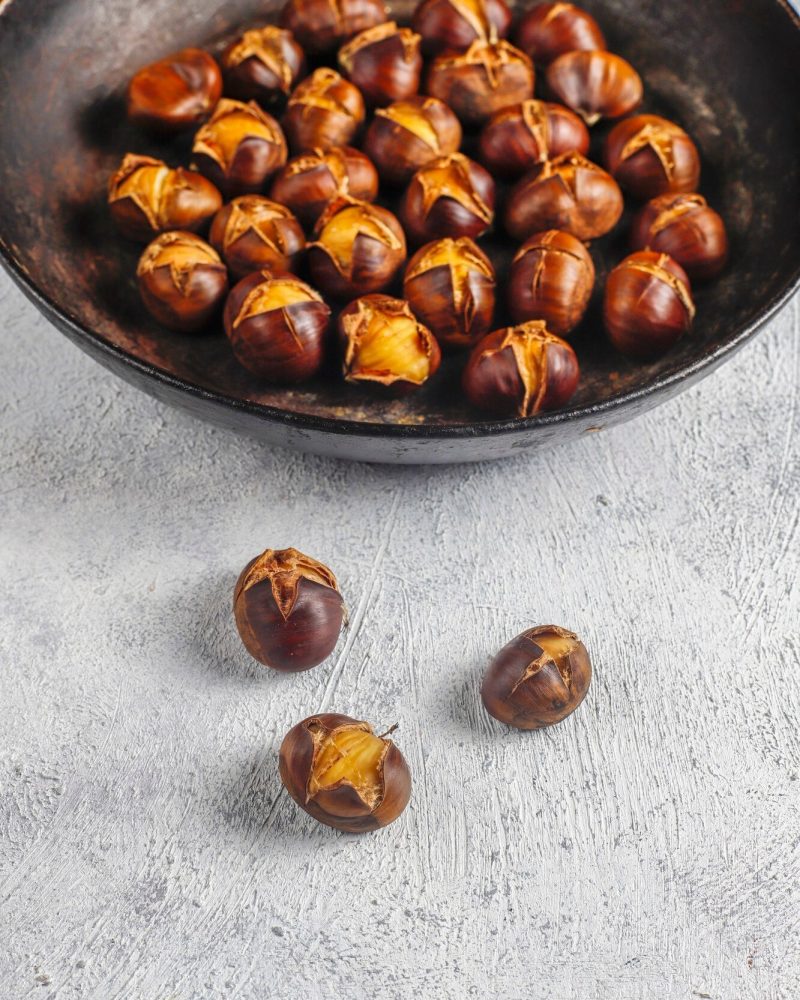 imgi_39_tasty-roasted-organic-chestnuts_114579-61223